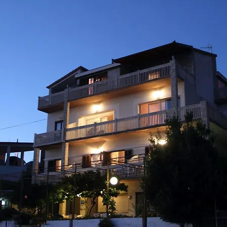 Apartment Modern In With Jacuzzi Podstrana