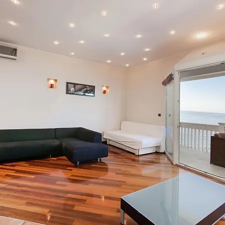 Modern In With Jacuzzi * Podstrana