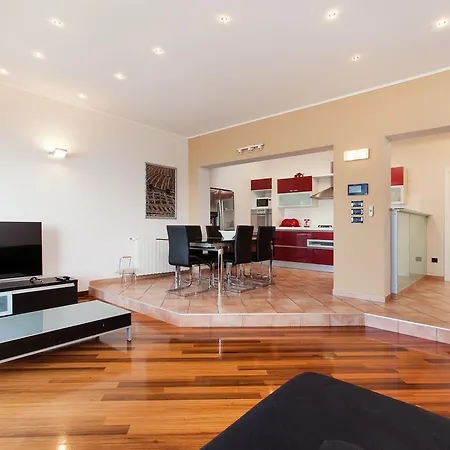 Apartment Modern In With Jacuzzi