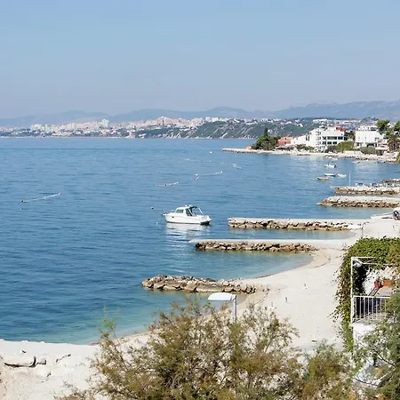 Seaside Escape, * Ποντστράνα