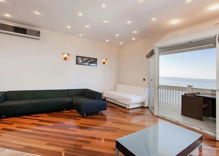 Seaside Escape, * Podstrana